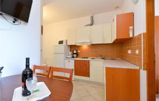 Pet Friendly Apartment - Starigrad-Paklenica - 8