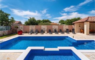 Beautiful Home In Benkovac With Sauna - Benkovac - 2