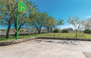 Nice Home In Nadin With Wifi - Nadin - 3