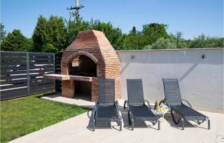 Nice Home In Medulin With Kitchenette - Medulin - 3