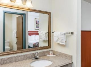 Fairbridge Inn Express Decatur Forsyth IL - 4