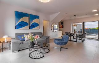 Awesome Home In Liznjan - 8