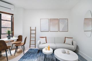 48-5RW 1BR Apartment in Midtown West W&D - 0