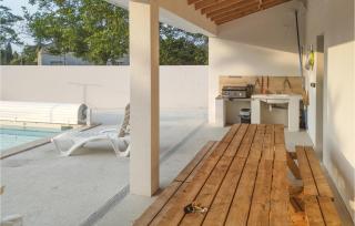 Beautiful Home In Albi - 3