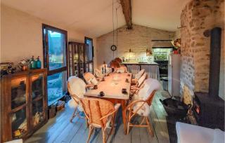 2 Bedroom Amazing Home In Olliergues - 4