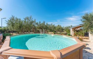 Awesome Home In Prosika With Wifi - - 3