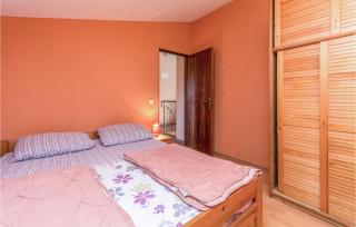 2 Bedroom Amazing Apartment In Turanj - Turanj - 7