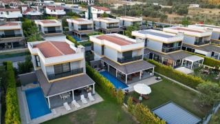 ÖZEL HAVUZLU Müstakil LÜKS VILLA - Kuşadası - 0