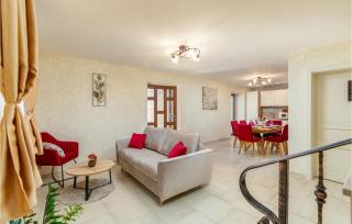 Cozy Home In Rojnici With Wifi - Rojnići - 6
