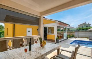 3 Bedroom Stunning Home In Labin - 9