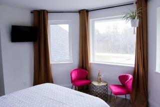 Hotel-style Waterfront Family Suite & Sunset Views - Belleville - 1