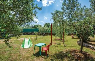 2 Bedroom Awesome Home In Rovinj - Spanidiga - 6