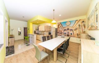Nice Home In Kastel Sucurac With Wifi - Kaštela - 5