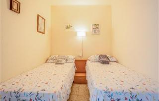 Amazing Apartment In Pineda De Mar - Pineda de Mar - 2