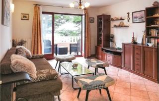 Three-Bedroom Apartment In Jesenice - Jesenice - 9
