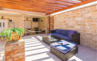Five-Bedroom Holiday Home In Gorica - Gorica - 3