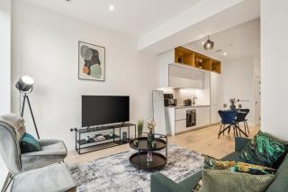 Luxury Apartment, Gym, Cinema, Game Room, Park, Terrace - Kew Bridge - 0