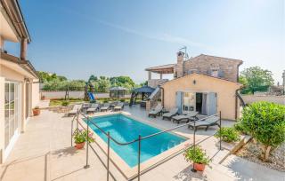 Awesome Home In Pula With Wifi - Valtura - 2