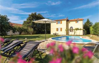 3 Bedroom Cozy Home In Liznjan - 1