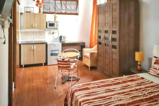 Charming studio in Flic en Flac with enclosed garden, 25m² - 1