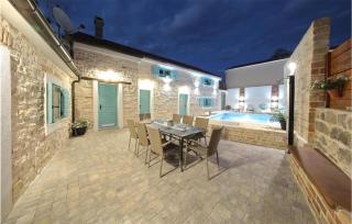 Awesome Home In Donje Rastane - Donje Raštane - 9