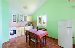 2 Bedroom Cozy Apartment In Ugljan - Ugljan - 8
