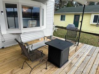 Cozy Rockford Lake Cottage - 9