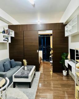 Fully Furnished One-Bedroom Unit with Balcony and a Beautiful City View - Manila - 9