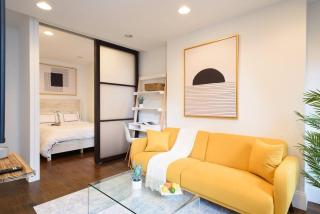 69-5A Celebrate the Season Modern Lower East Side 1BR Apt - New York - 0