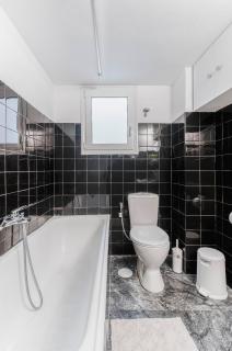 Spacious Apartment next to the Park - Atene - 8
