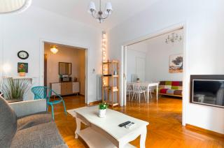 Spacious Apartment next to the Park - Atene - 0