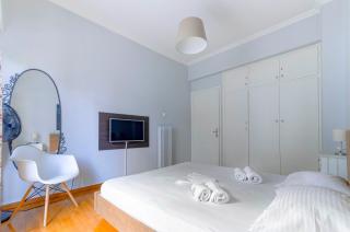 Spacious Apartment next to the Park - Atene - 3