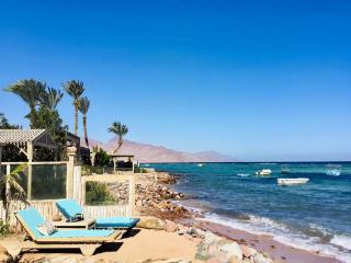 Stunning 6-Bedroom Beachfront Villa with Private Beach Access in Dahab - Dahab - 0
