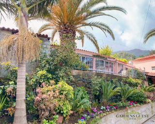 Gardens Guest House - São Vicente - 0