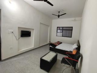 Prayagraj Inn - Prayagraj - 1