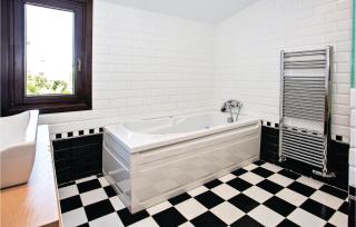 6 Bedroom Beautiful Home In Elviria - Marbella - 4