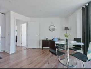 Apartment-contractors dream - Croydon - 9