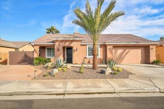 Relaxing Desert Getaway 3BR Pool Hot Tub - Indio - 2