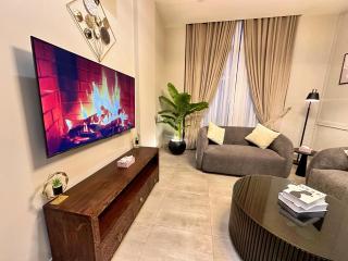 Entire 2BR Apartment with Balcony - Skypark One Gulberg Greens - Islamabad - 2