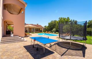 Four-Bedroom Holiday Home In Suhovare - Suhovare - 9
