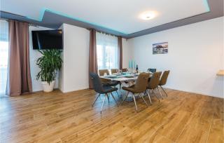 Four-Bedroom Holiday Home In Sibenik - Šibenik - 7