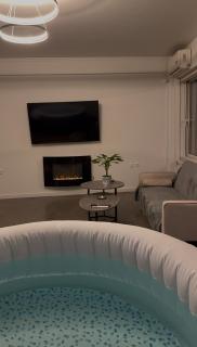 Sunny Home Private Jacuzzi Hydromassage, Underground Parking, 300m Metro Peristeri - Atene - 5