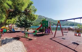 Five-Bedroom Apartment In Zaton Mali - Zaton - 5
