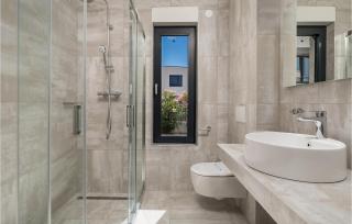 Nice Apartment In Malinska With Wifi - Malinska - 4