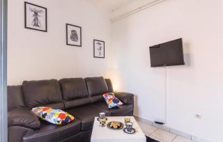 Awesome Apartment In Fazana With Wifi - Fažana - 2