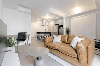 Modern high-end condo inside Old Québec - 0