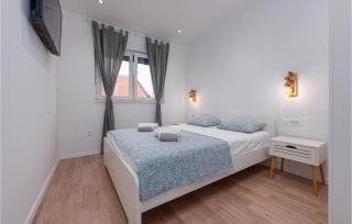 3 Bedroom Gorgeous Apartment In Vrsi - Vrsi - 4