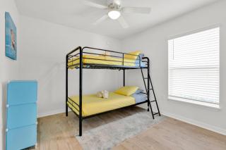 3BR House with Backyard & access to Auburndale Trail - Auburndale - 2