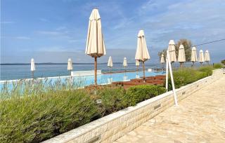Gorgeous Apartment In Petrcane - Petrcane - 1