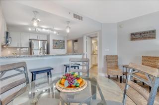 Oceanfront Work From Here Central Location! 1157 - 4